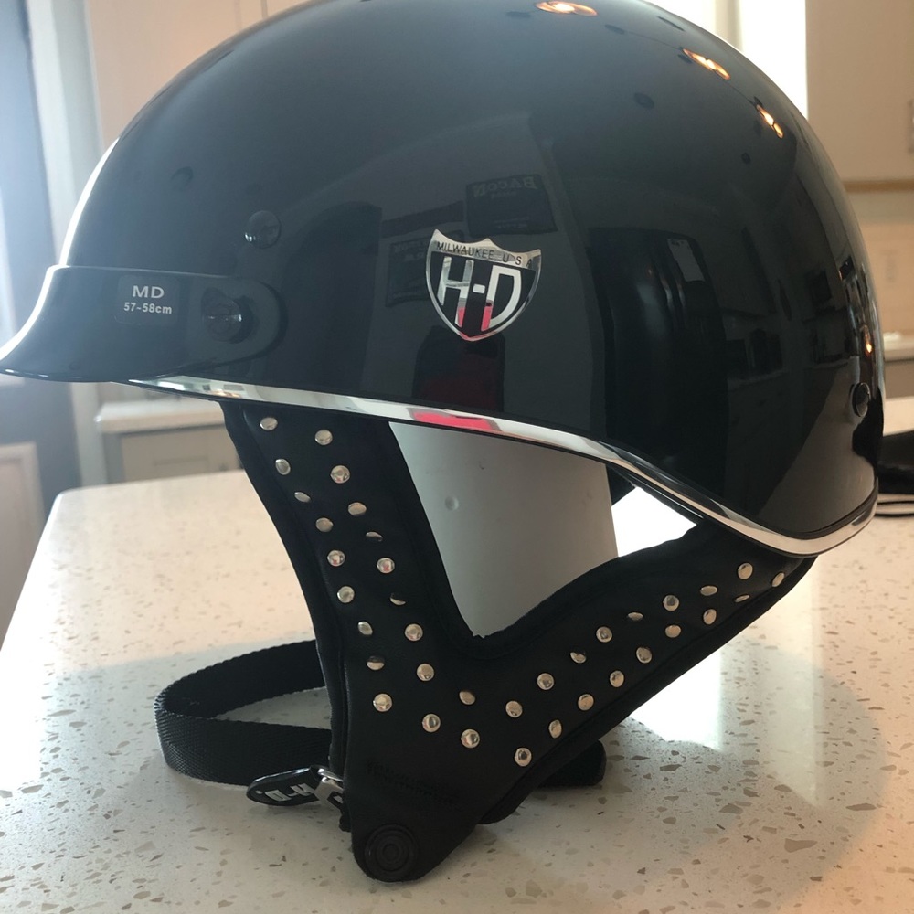Ladies Harley Davidson helmet size Medium